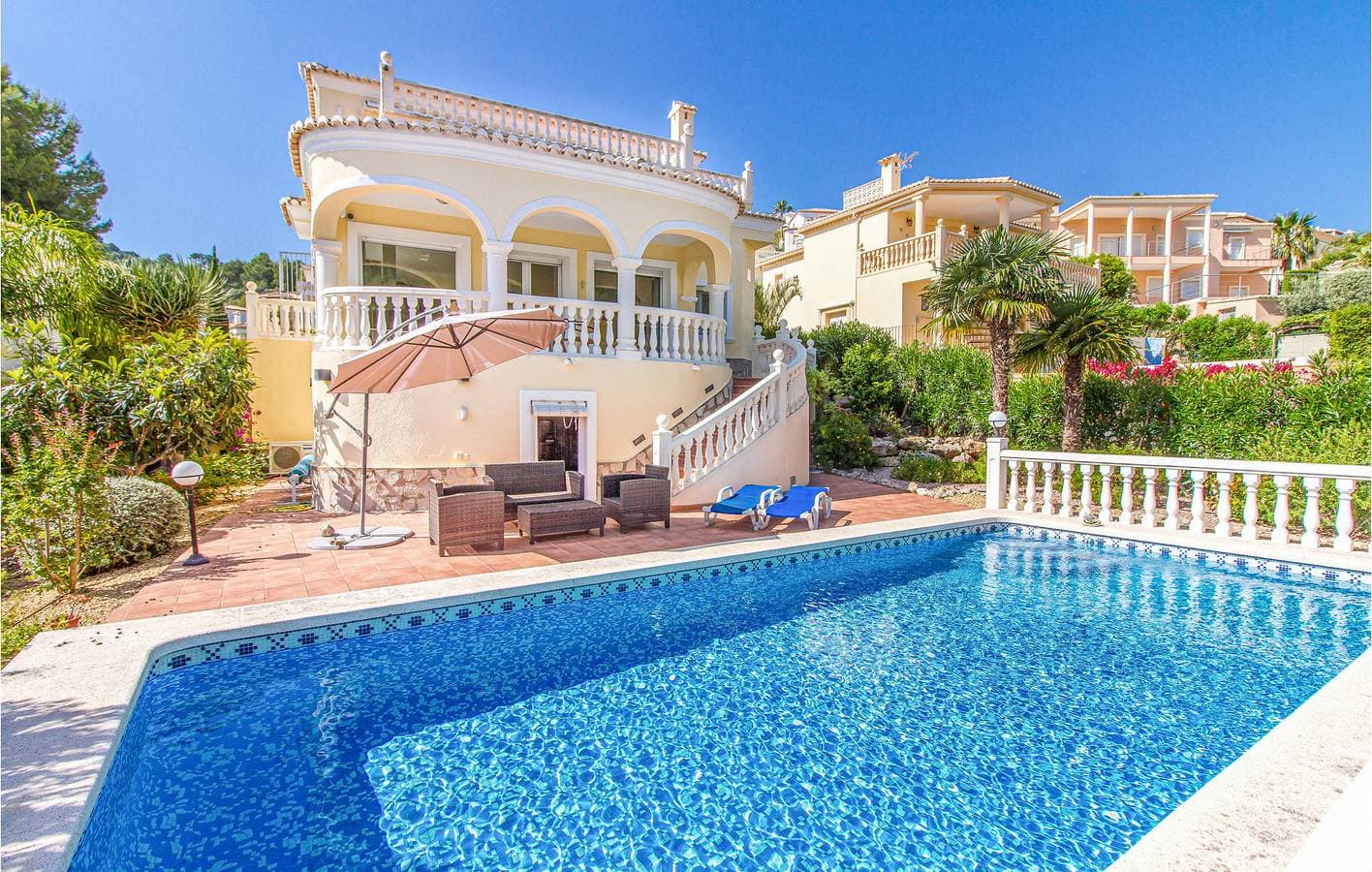 Oase am Pool in Orba - 165qm, Klimaanlage, WiFi, Parkplatz 1