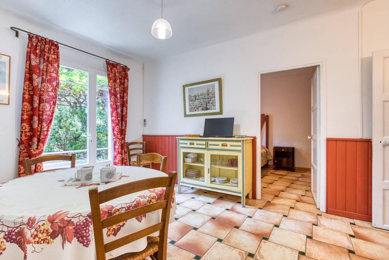 Foto 10 von 25: Ferienhaus 'Réattu' mit Gemeinschaftspool, WLAN und Klimaanlage