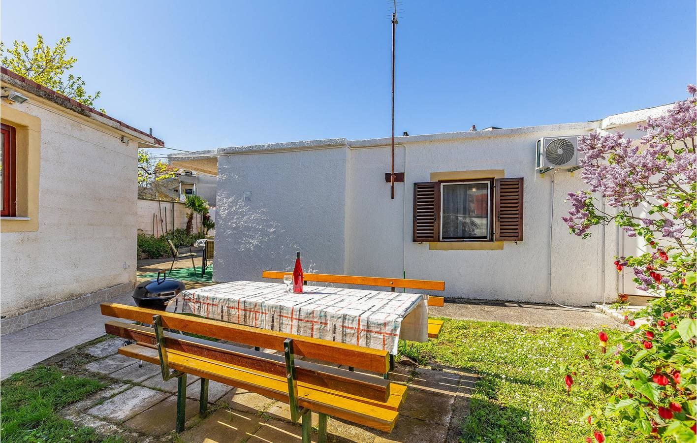 Foto 7 von 27: Charmantes Apartment mit Terrasse, WLAN und Parkplatz in der Nähe von Bijela Plaža