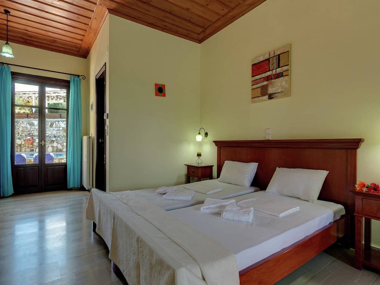 Foto 4 von 25: Ferienhaus in Douliana mit Gemeinschaftspool