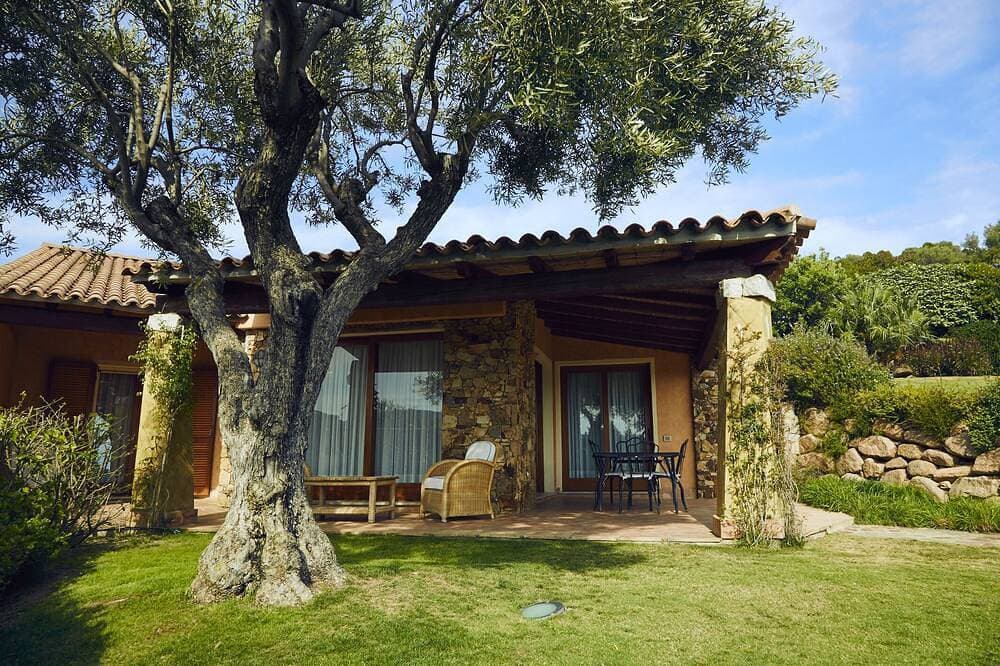 Luxusvilla mit privatem Garten 300 m vom Strand 1
