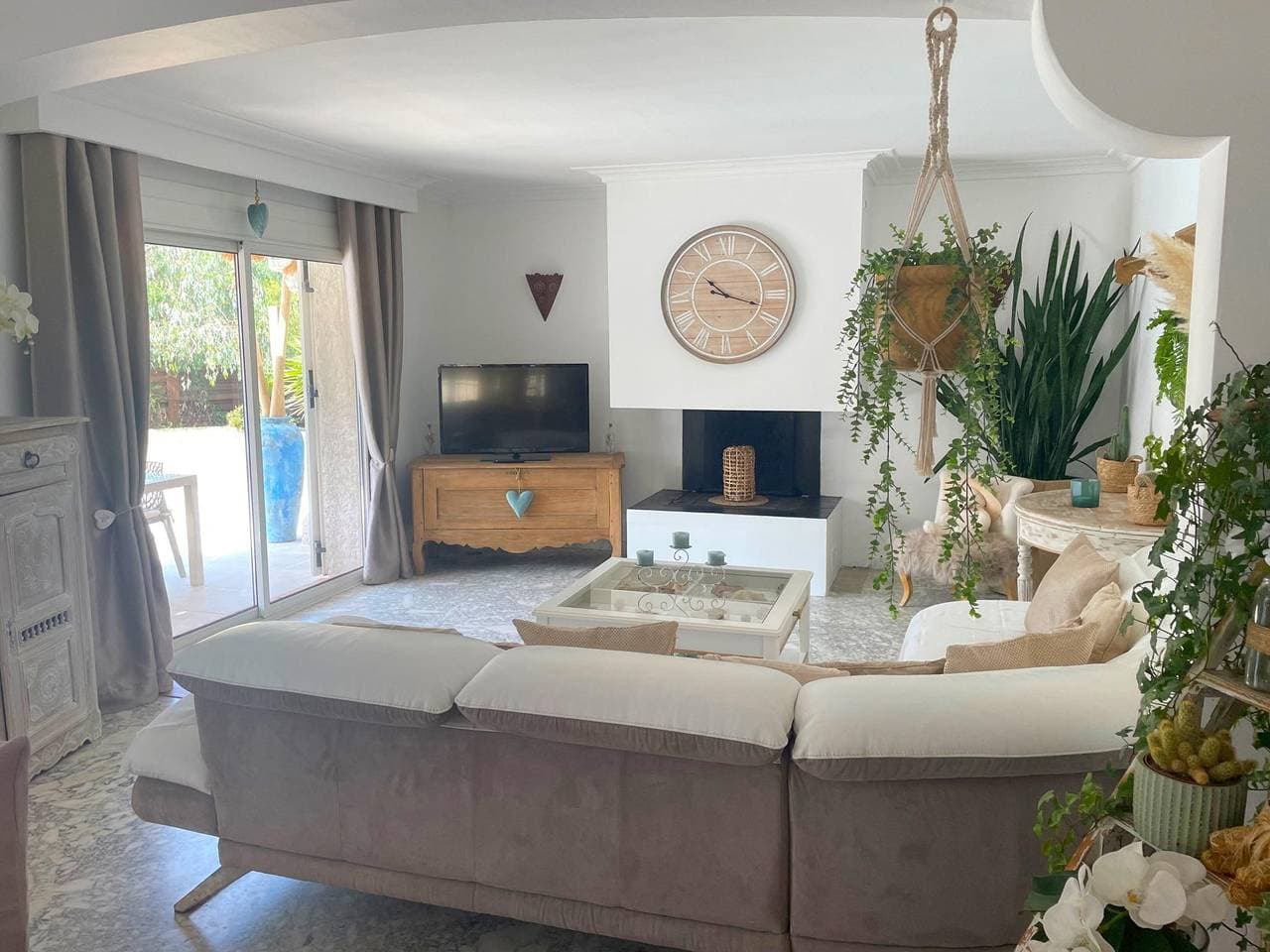Foto 3 von 25: Luxuriöse Villa mit Klimaanlage und privatem Pool