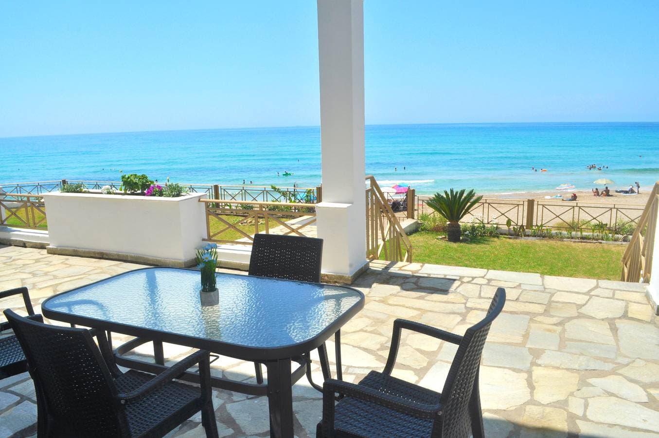 Foto 8 von 37: 4-Bett-Luxussuite am Strand - Agios Gordios, Korfu, Griechenland