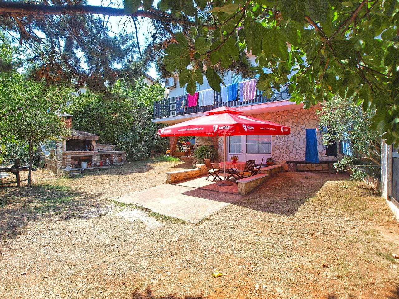 Foto 2 von 29: Ferienwohnung für 6 Personen mit Terrasse