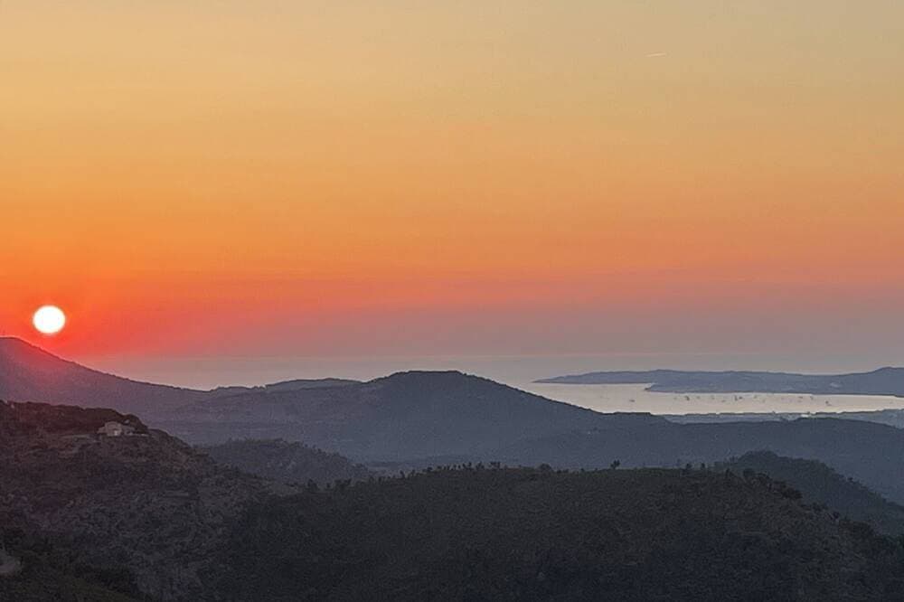 Foto 9 von 13: 3 bedroom house with pool and stunning views over the Gulf of St Tropez, Var
