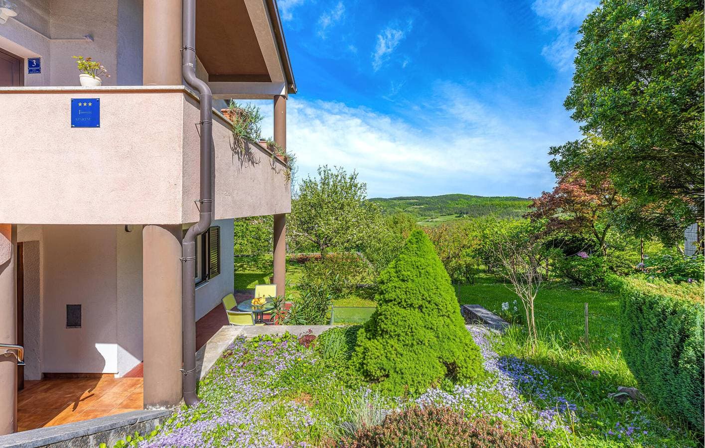 Foto 10 von 28: Gemütliche Ferienwohnung in Pazin mit Terrasse und malerischer Aussicht
