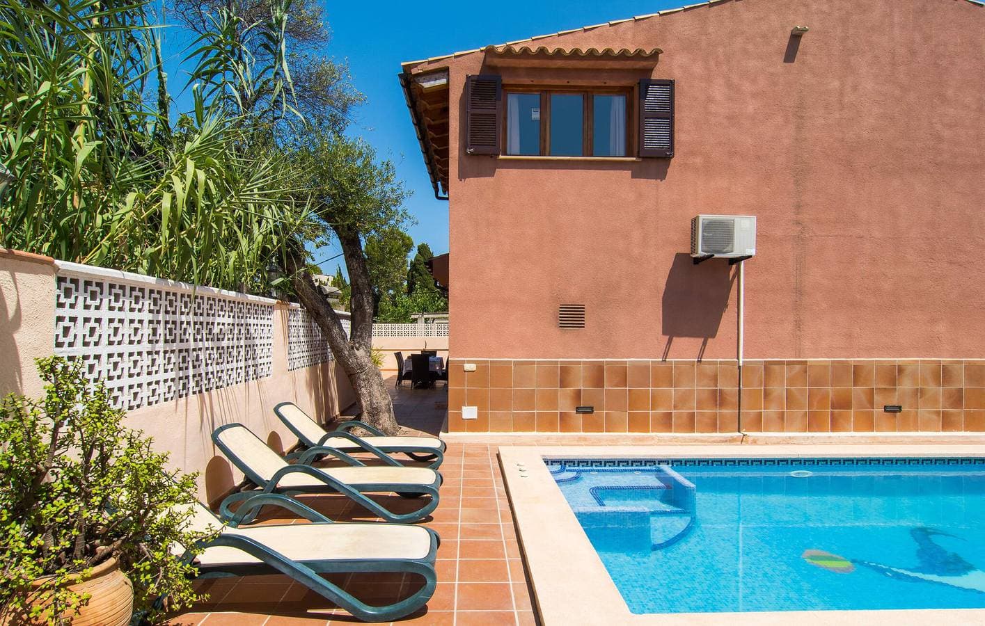 Foto 8 von 49: Sonnige Wohnung mit Terrasse und Pool, 1,5 km zum Strand