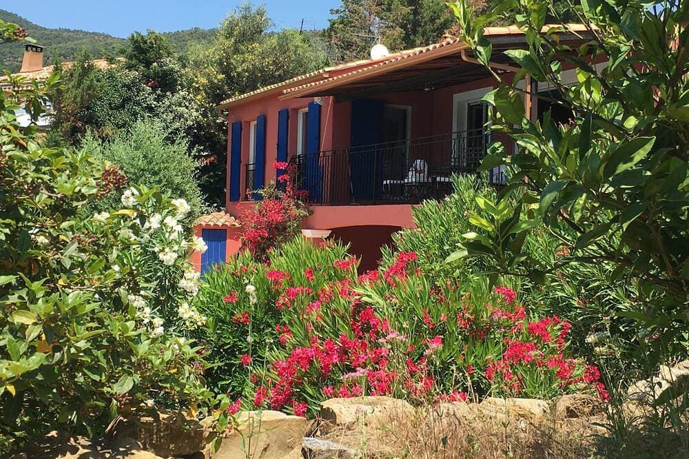 Foto 9 von 25: Eine ganze Villa für sich • Privatpool • Strand 7 Min. zu Fuß • nahe St.-Tropez