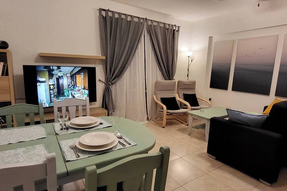 Foto 11 von 21: Calm Seaview Nest in Peyia - Unwind, Relax & Enjoy Stunning SeaView of Coral Bay