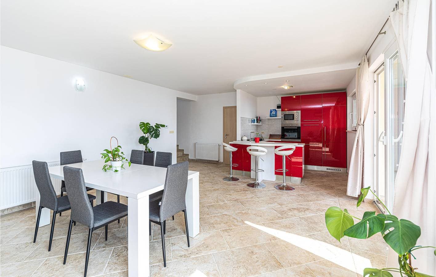 Foto 12 von 32: Gemütliche Ferienwohnung in der Nähe von Kanica mit WLAN, Terrasse und Parkplatz – 2 km bis zur Küste