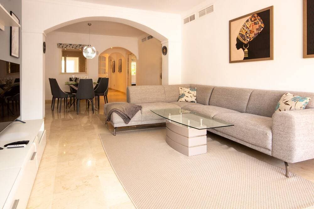 Foto 10 von 25: Beautifull apartment with 3 swimming pools - 10min to the beach