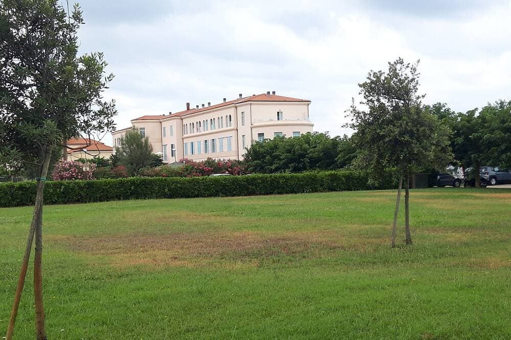 Foto 13 von 30: Küstenresidenz in einem Kiefernwald mit Swimmingpool in einem Naturpark