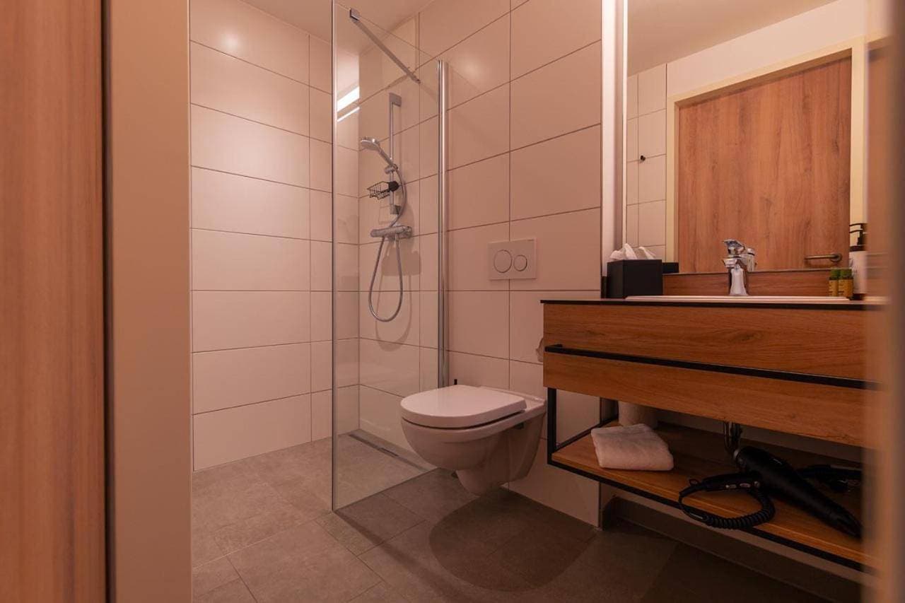 Foto 9 von 9: Double Room with Private Bathroom
