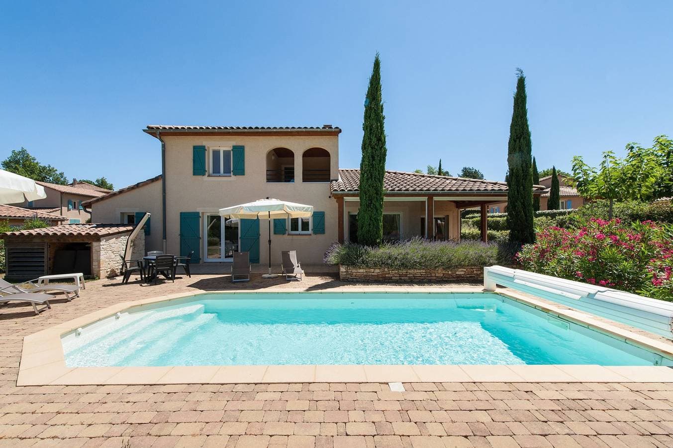 Villa 1