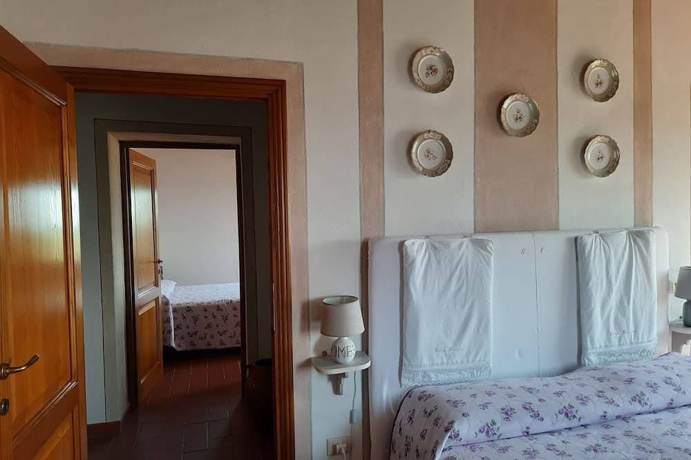 Foto 3 von 30: Typisch toskanisches Landhaus auf den Hügeln zwischen Viareggio und Camaiore.