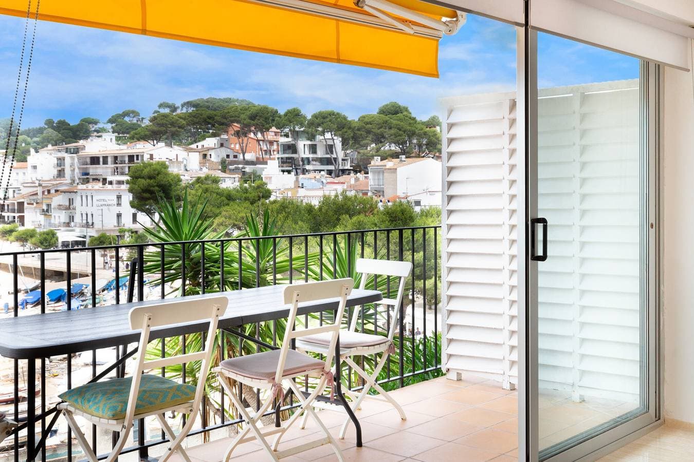 Foto 2 von 22: Ferienwohnung 'Llafranch Sea' mit Meerblick, privater Terrasse und WLAN