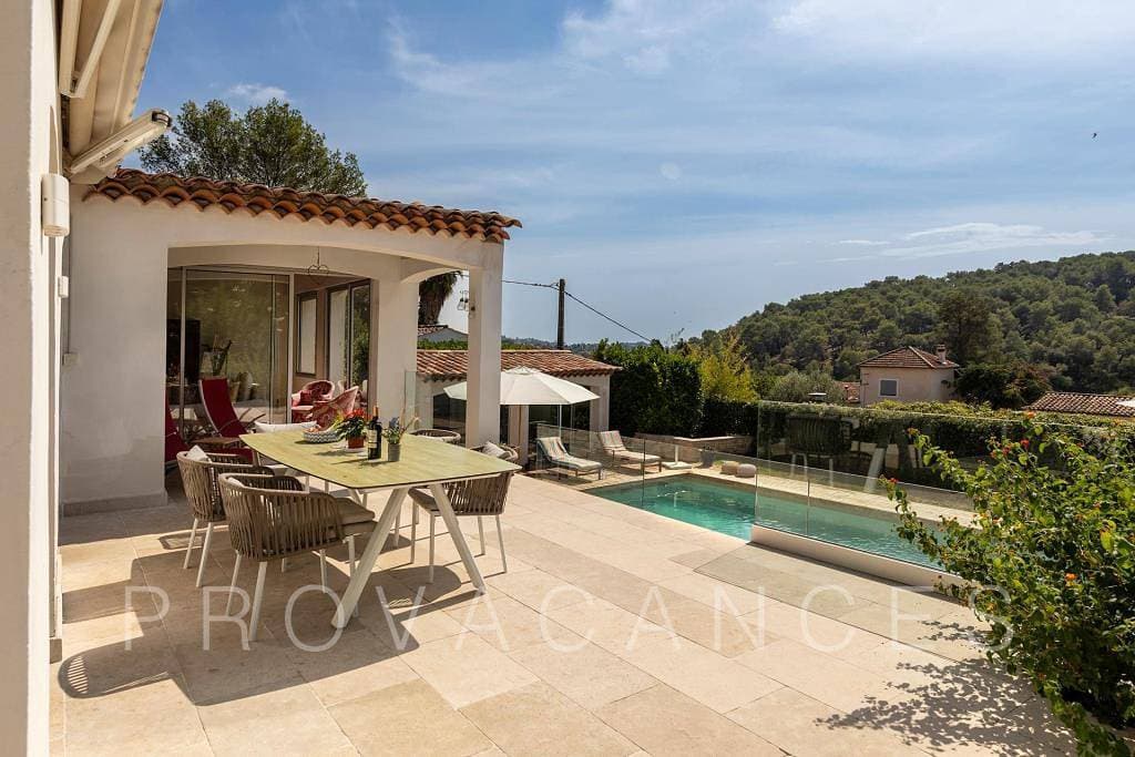 Foto 11 von 41: Ferienhaus mit Pool wenige Minuten zu Fuß von La Colle-sur-Loup