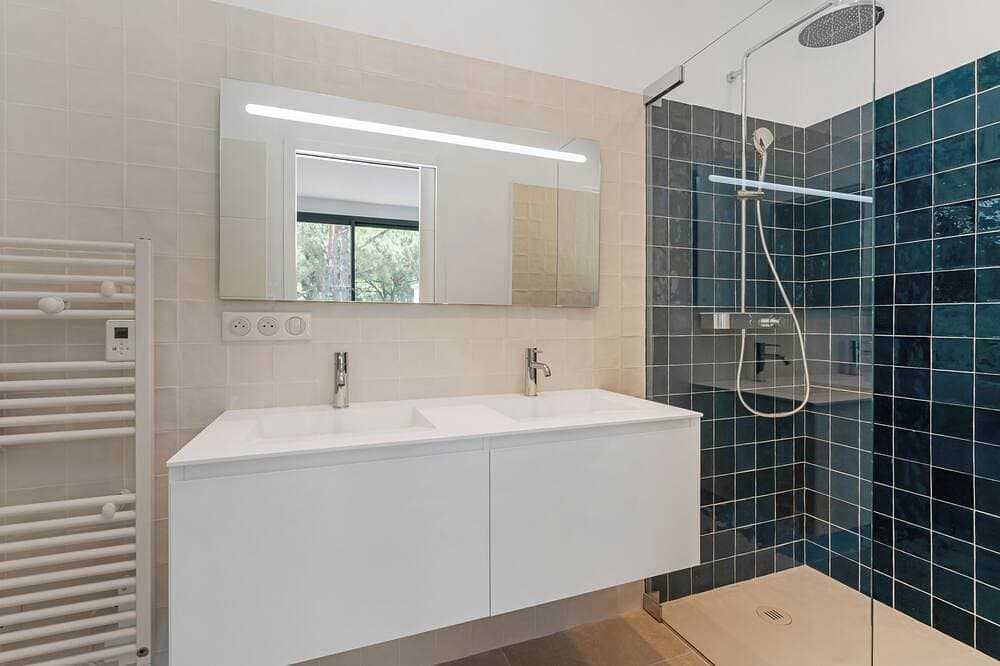 Foto 7 von 18: New, high-end villa, Gigaro, 4 minutes' walk from the beach