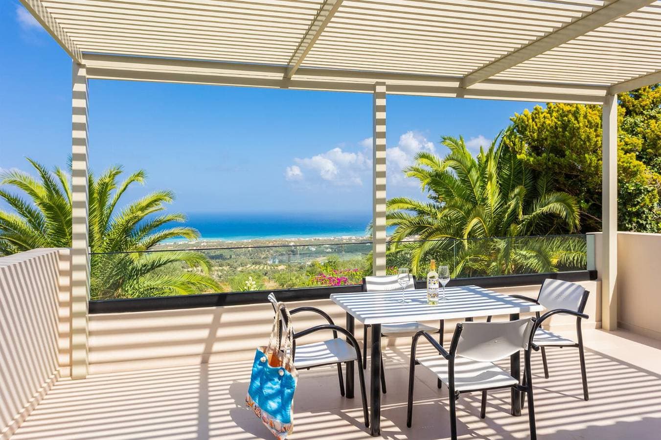 Foto 8 von 30: Villa für 4 Personen mit Terrasse
