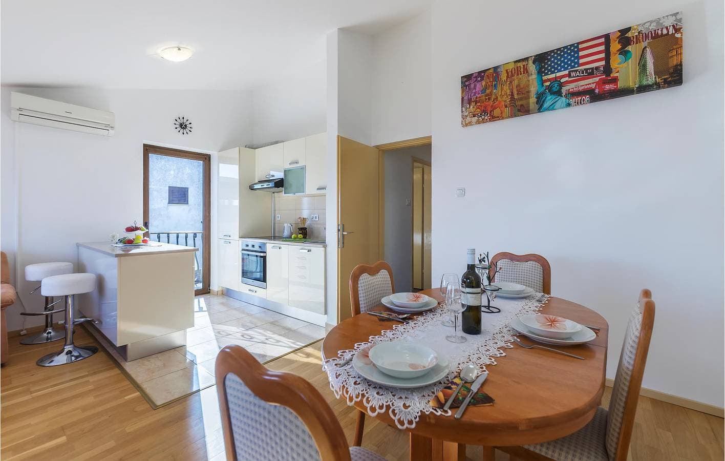 Foto 7 von 29: Apartment mit Meerblick, Terrasse, WLAN und Parkplatz – 2 km vom Strand entfernt
