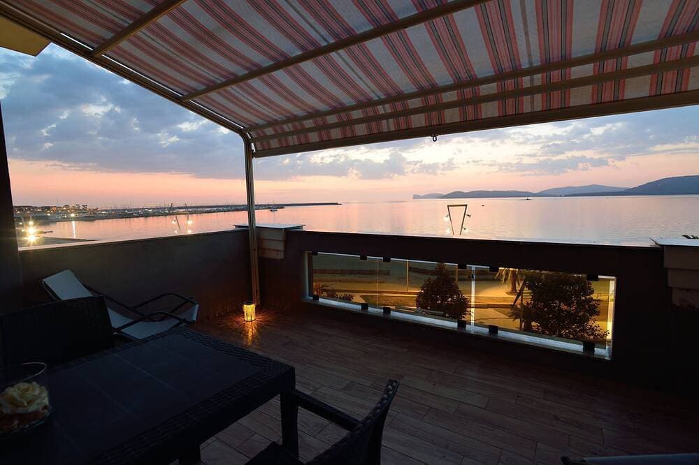 Foto 10 von 25: Repräsentatives Penthouse am Meer mit atemberaubendem Panoramablick - Wi-Fi