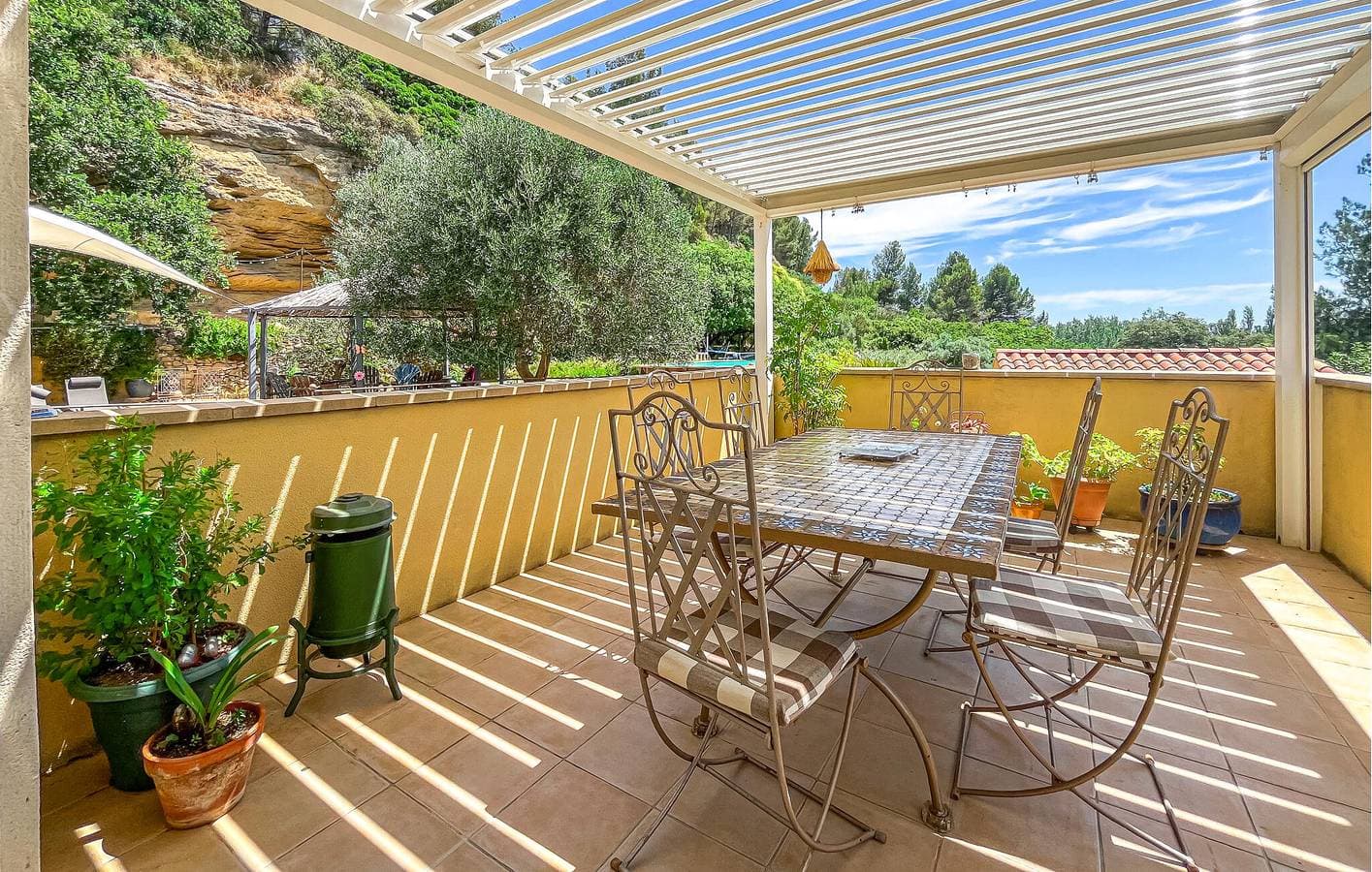 Foto 10 von 44: Geräumige Ferienwohnung mit Pool, WLAN und Terrasse in der Nähe von Miramas und Saint-Chamas