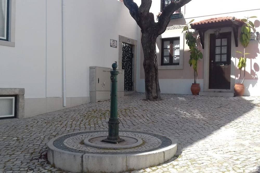 Foto 7 von 17: Courtyard House - Sun, Barbecue, 3 Gehminuten vom Strand entfernt