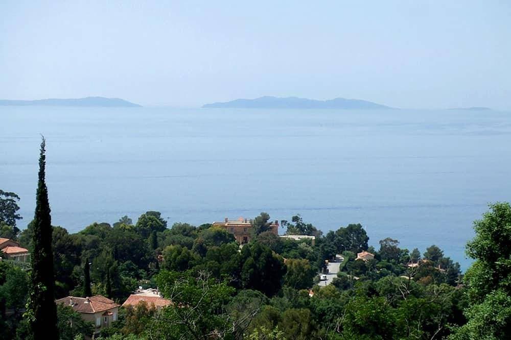 Les Restanques Rayol - Apartment with a pool, ocean and island views 1