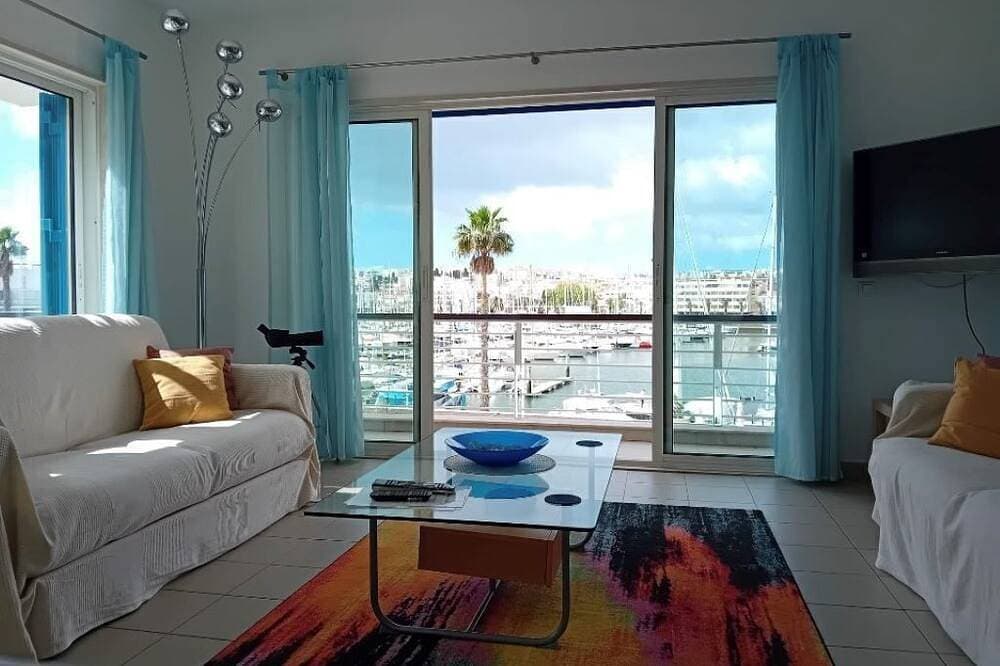 Dachgeschoss-Apartment mit fantastischem Blick auf den Yachthafen 1