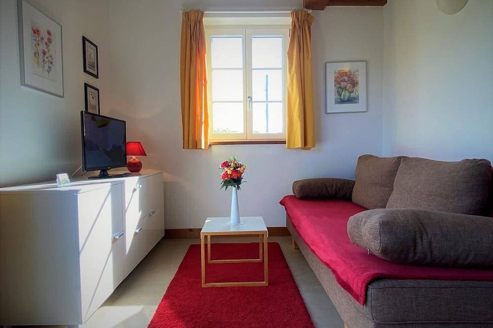 Foto 11 von 30: BaskoParadis I ÖkoFeWo I Bett 160 I Terrasse I Panoramablick I Garten I Esel