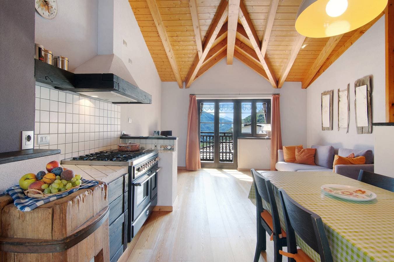 Foto 7 von 33: Ferienhaus 'Pollicina' mit Bergblick und Balkon