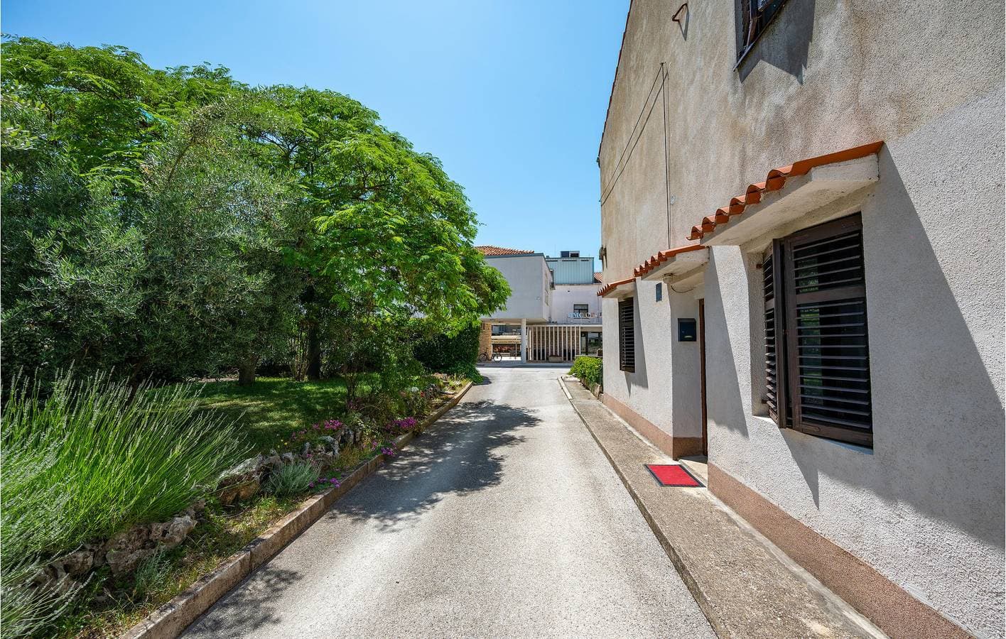 Gemütlich, 2,5 km von der Küste entfernt – moderne Wohnung mit Terrasse und kostenlosen Parkplätzen 1