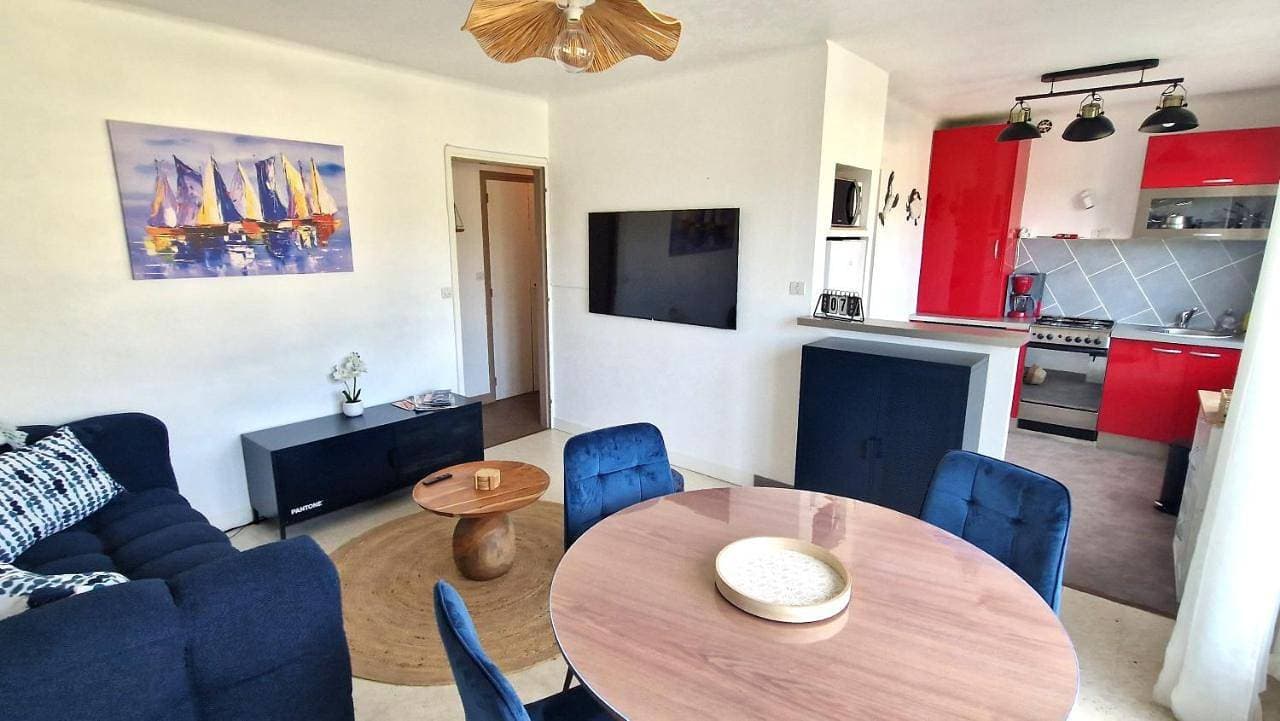 Foto 5 von 21: Two-Bedroom Apartment with Balcony