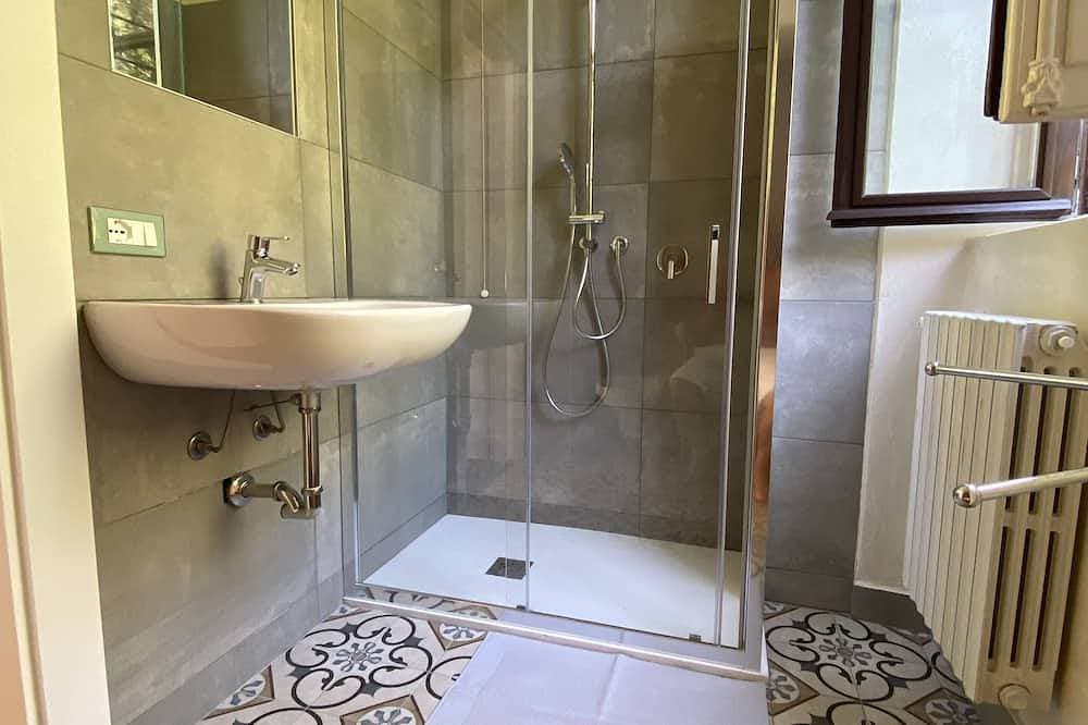 Foto 7 von 30: Gardasee Salò Luxuswohnung in alter romantischer Familienvilla, Terrasse, Garten