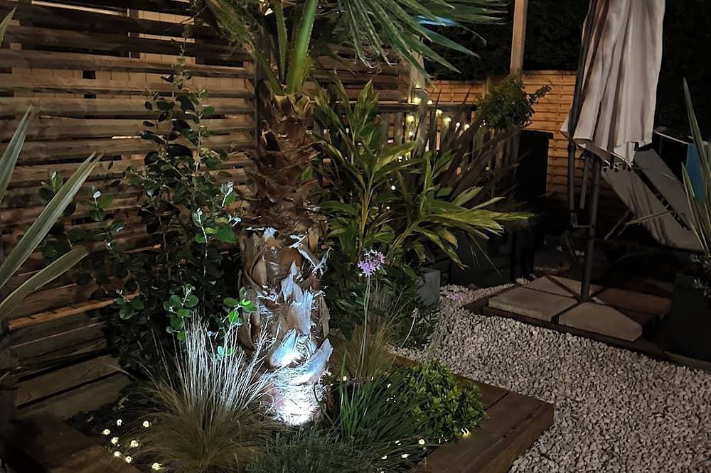Foto 9 von 23: 6-person air-conditioned luxury bungalow with private Jacuzzi in enclosed garden