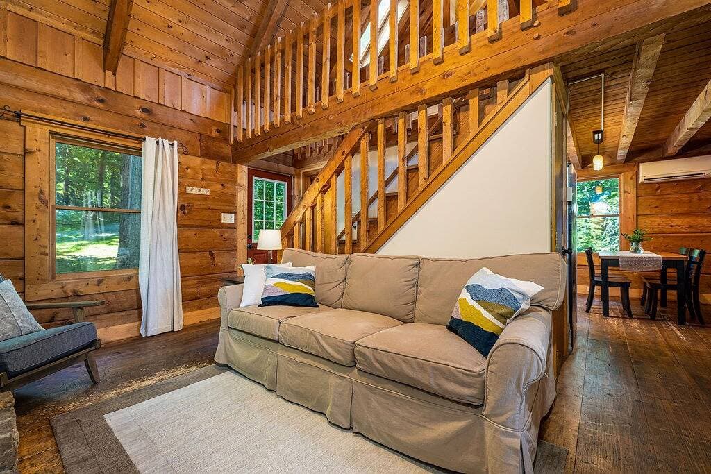 Foto 11 von 30: Falling Leaf Cabin Secluded Mit Blick auf die Berge!