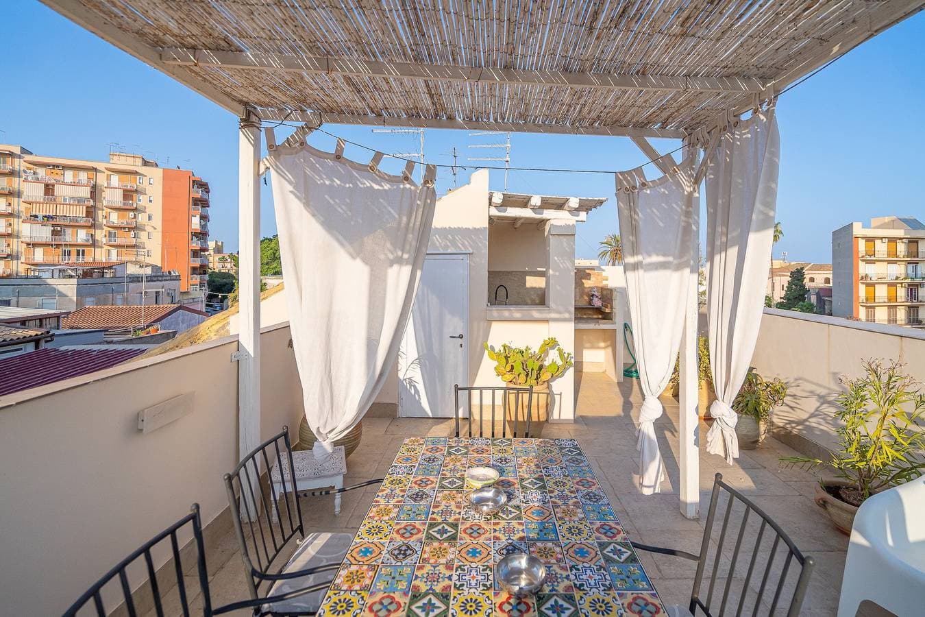 Foto 3 von 35: Ferienwohnung 'Mille E Una Notte - Suoni D'Acqua' mit Privatterrasse, Wi-Fi und Klimaanlage
