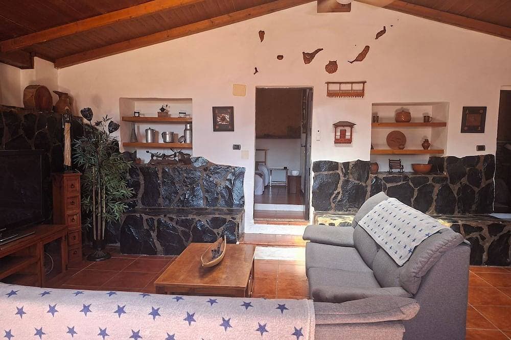 Foto 6 von 30: Tolles kanarisches typisches Haus mit Außenpool und WLAN