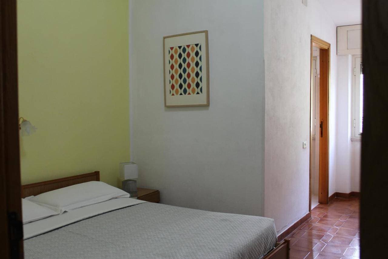 Foto 8 von 12: Double Room with Private Bathroom