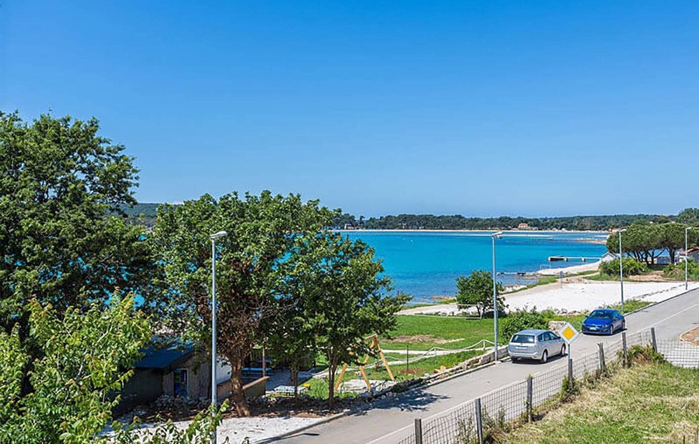 Foto 10 von 15: Apartment mit Panoramablick, WLAN und Parkplatz in der Nähe des Strandes Bijela