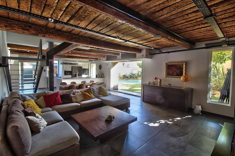 Foto 11 von 21: Haus mit Pool und Garten, 4 Schlafzimmer, 8 Personen, großes Wohnzimmer, 2 Badezimmer