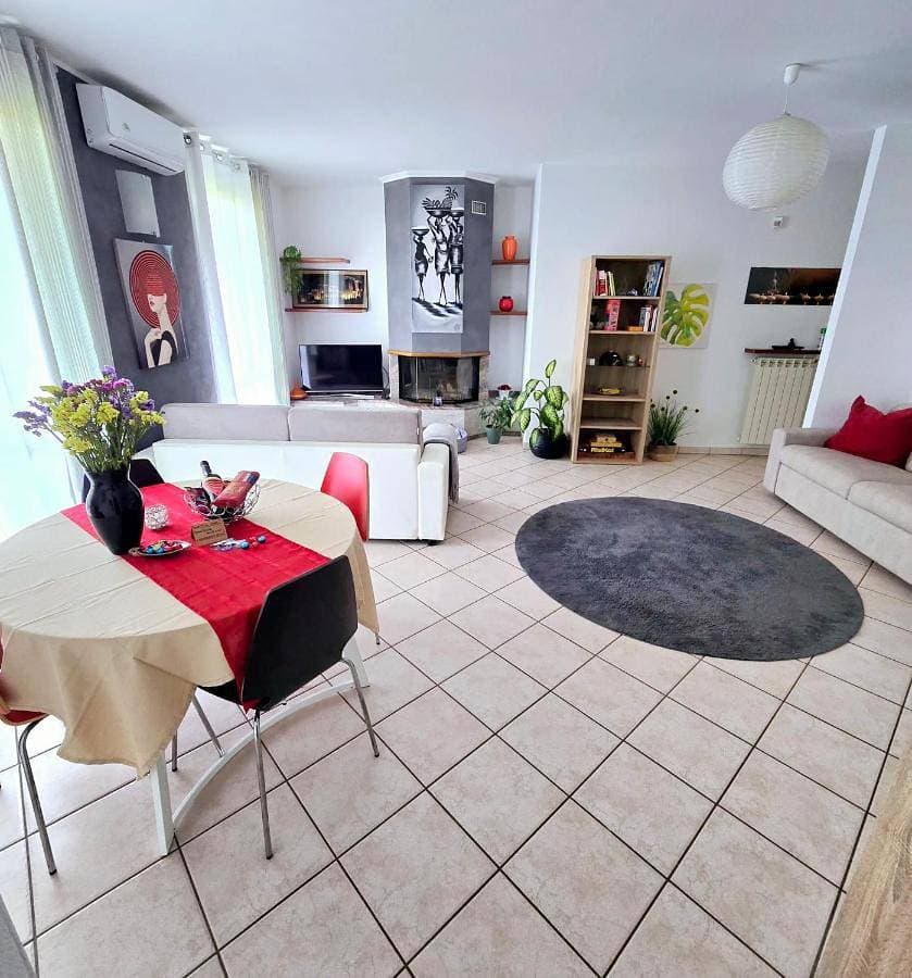 ZARA HOUSE - Lake and Pet Friendly 1