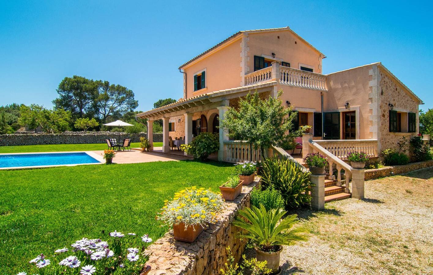 Foto 2 von 41: Modernes Apartment mit Terrasse, Pool und Grill - in der Nähe von Lloret de Vistalegre