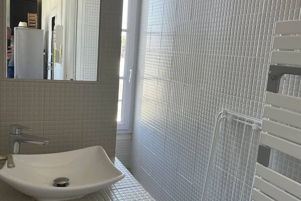 Foto 4 von 10: Apartment La Vigie - 30 m from the sea, small sea view