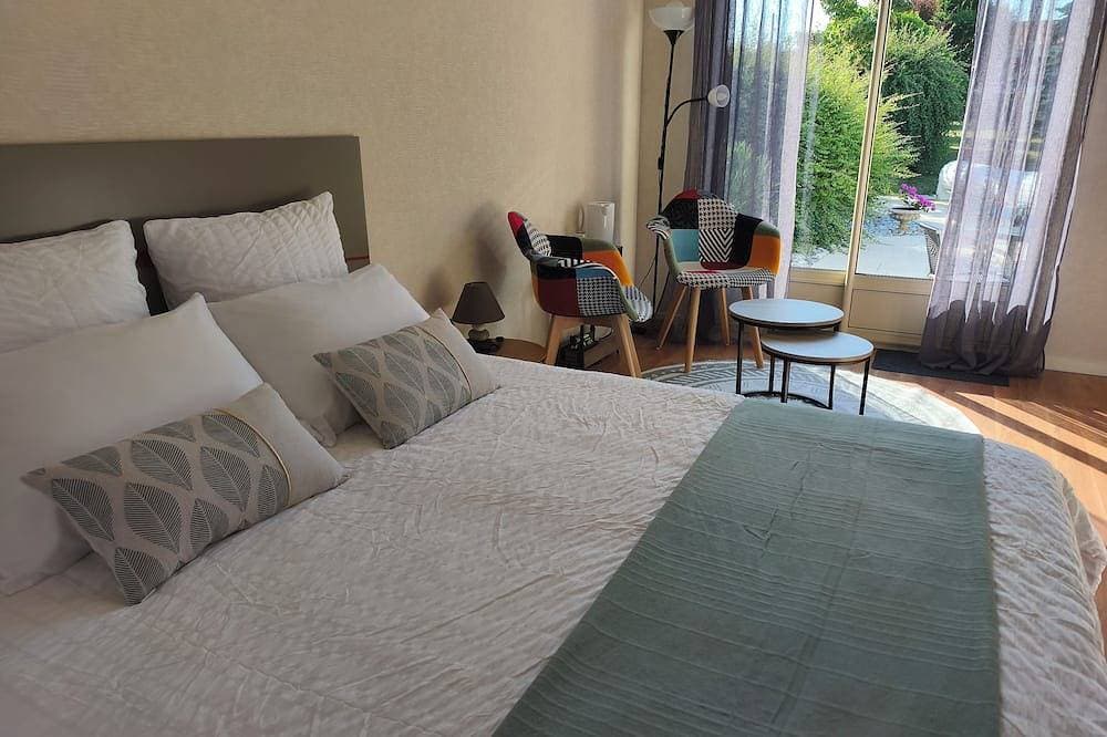 Foto 5 von 24: 5 minutes from downtown Cognac: Charming private room—Heated pool