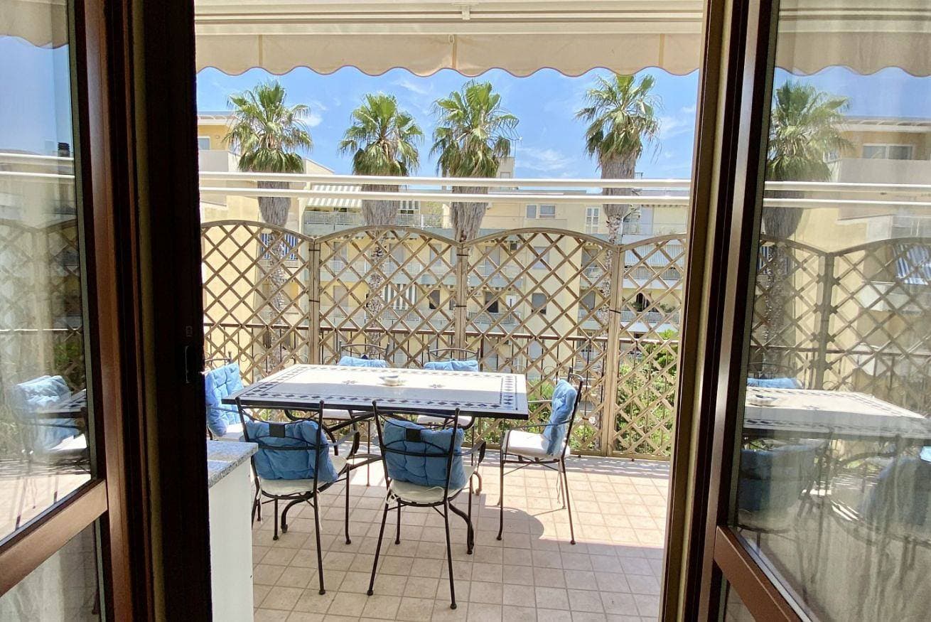 Foto 2 von 36: Ferienwohnung für 4 Personen mit Balkon/Terrasse