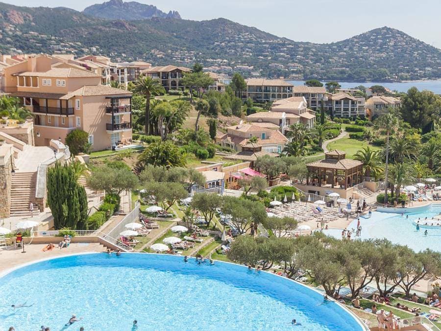 Foto 12 von 36: Pierre & Vacances Village Cap Esterel - Studio 4 personen - Studio 4 Personen - 1 Schlafbereich - Terrasse