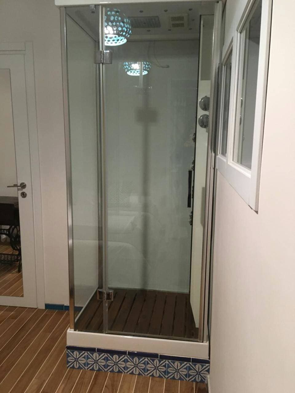 Foto 5 von 7: Small Double Room with Private External Bathroom