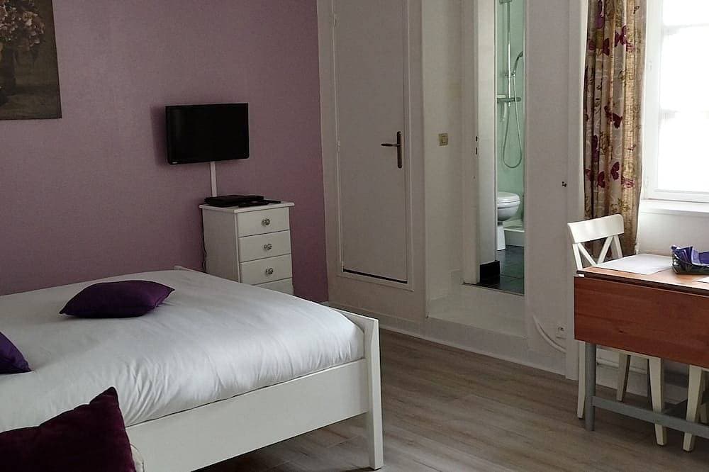 Foto 4 von 30: Bayeux, Appartement Le Clem's'right in the heart of town and tourist sites.