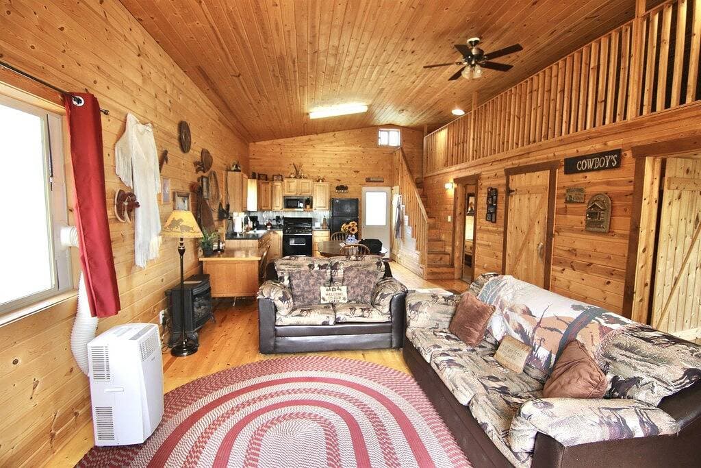 Foto 3 von 50: Entzückende Westernhütte mit Grill, Küche, Lagerfeuer, Blick auf Canyonlandslodging